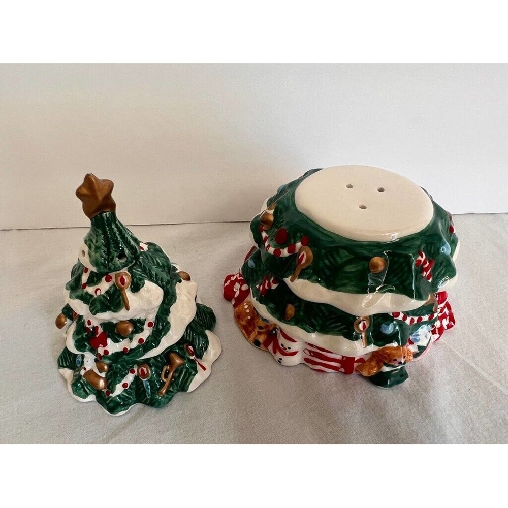Holly Tree Christmas Salt & Pepper Shakers Ceramic Holiday 2 Piece Set 7" New - Picture 7 of 9